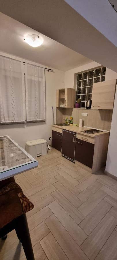 Apartmani Tatic Štinjan Exteriör bild