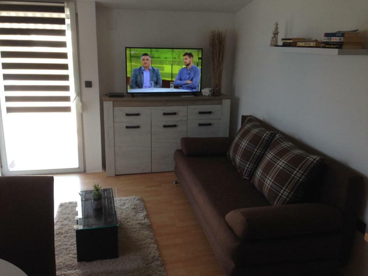 Apartmani Tatic Štinjan Exteriör bild
