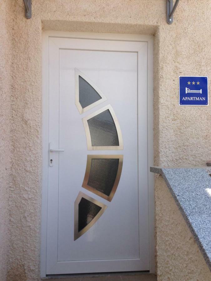 Apartmani Tatic Štinjan Exteriör bild